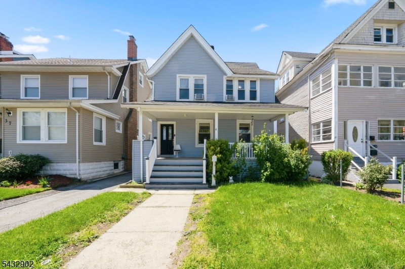 41 Edgar St