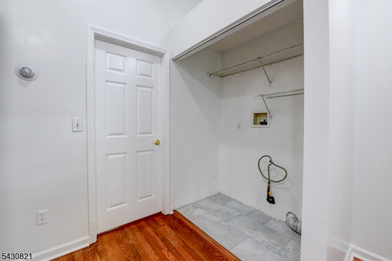 10 Toye St