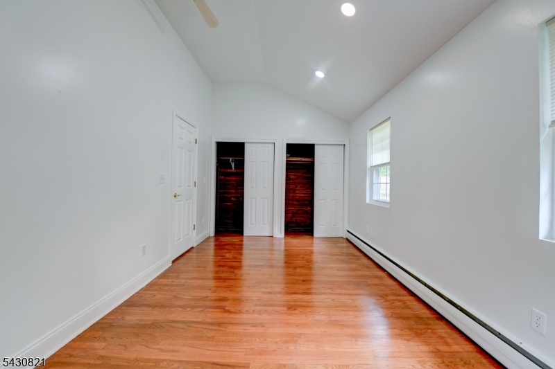 10 Toye St