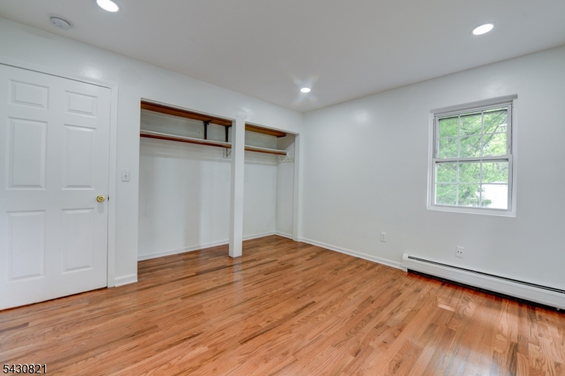 10 Toye St