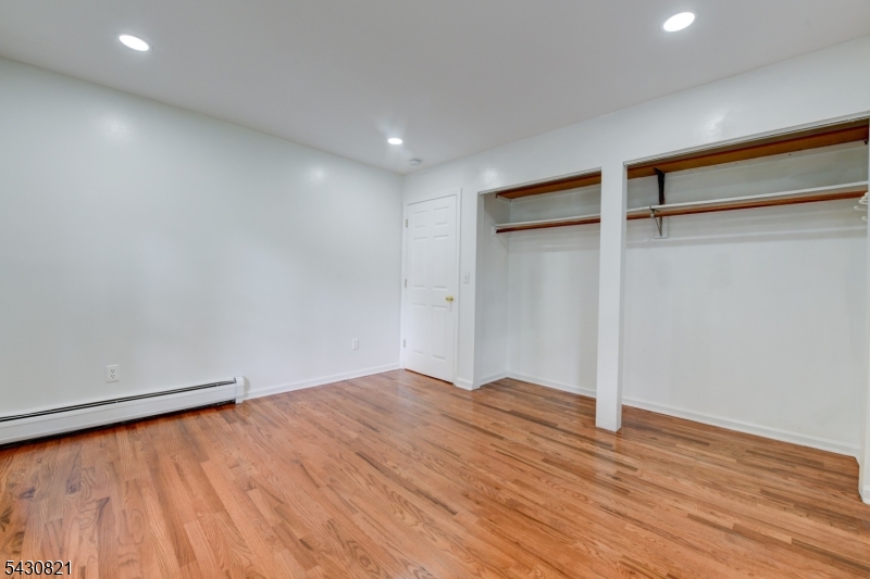 10 Toye St