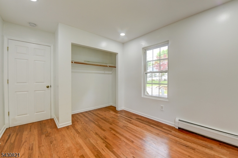 10 Toye St
