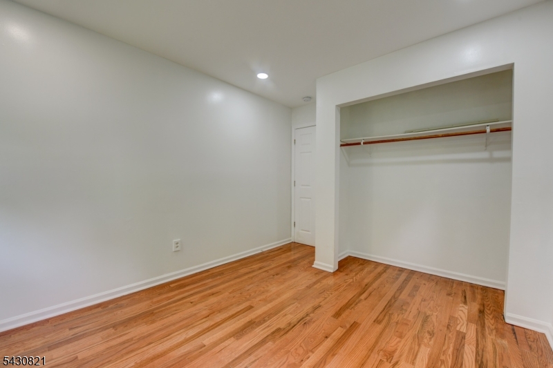 10 Toye St