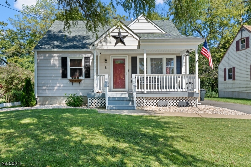 41 N Riverview Rd