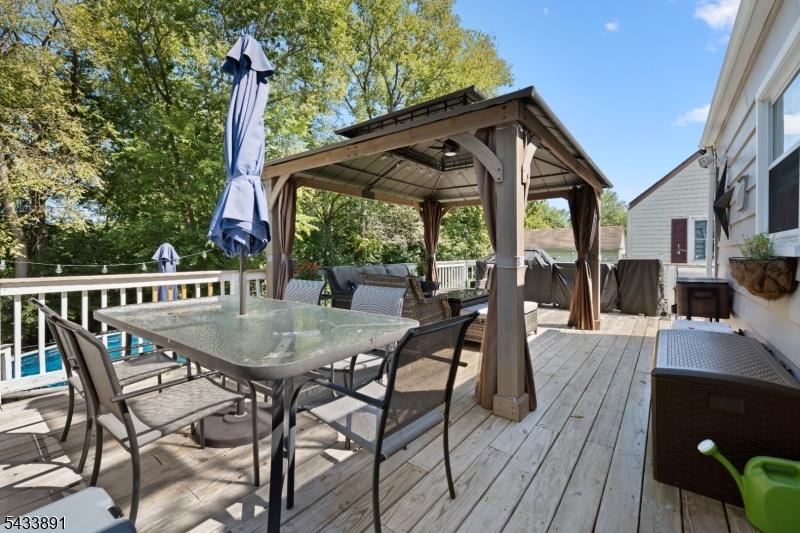 41 N Riverview Rd