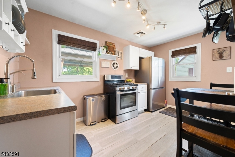 41 N Riverview Rd