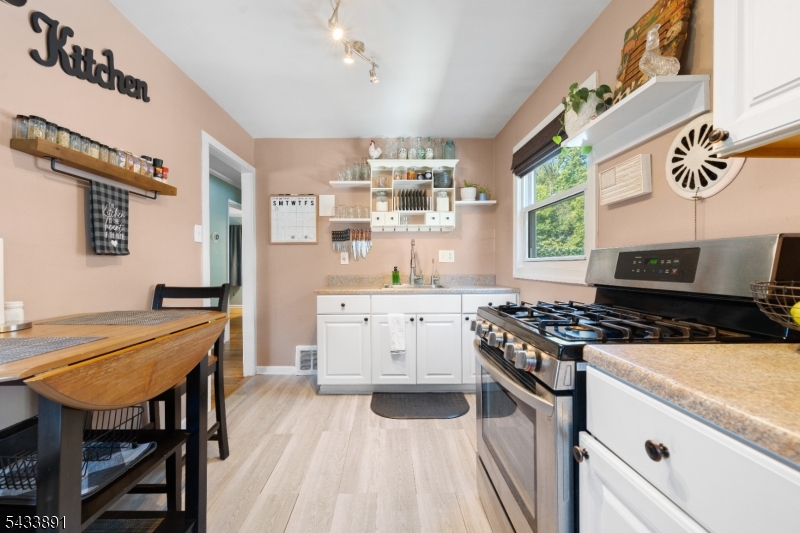 41 N Riverview Rd