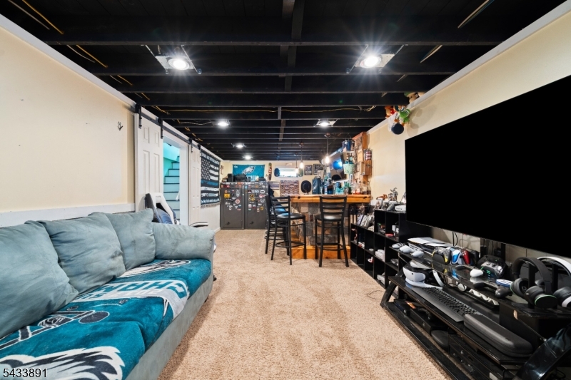41 N Riverview Rd