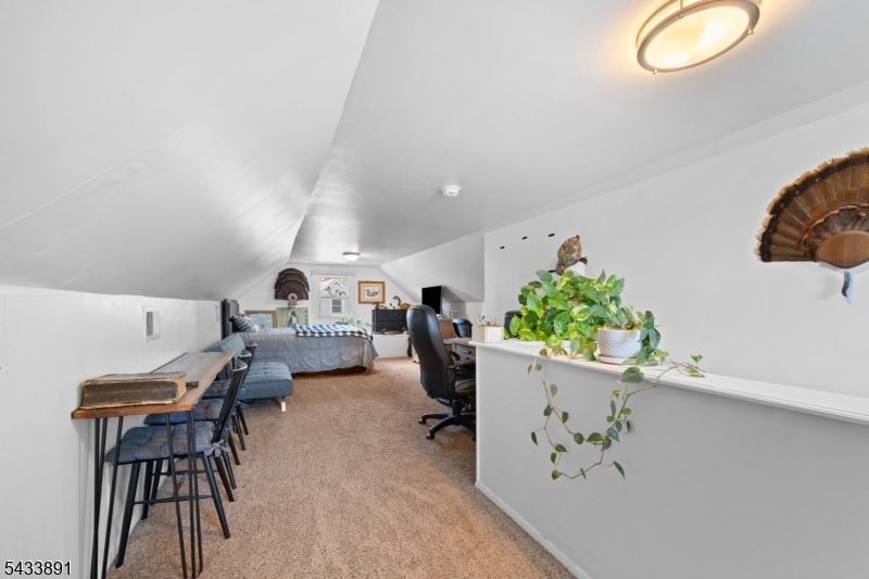 41 N Riverview Rd