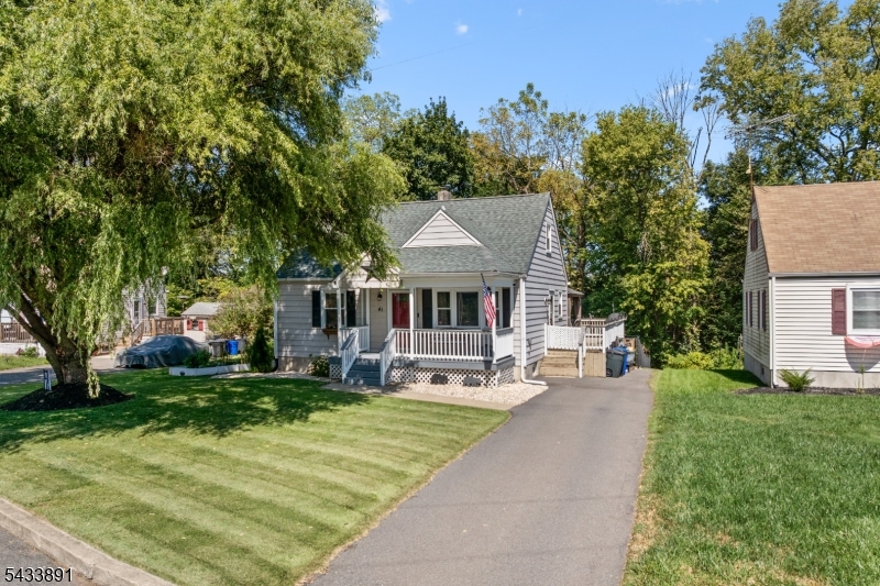 41 N Riverview Rd