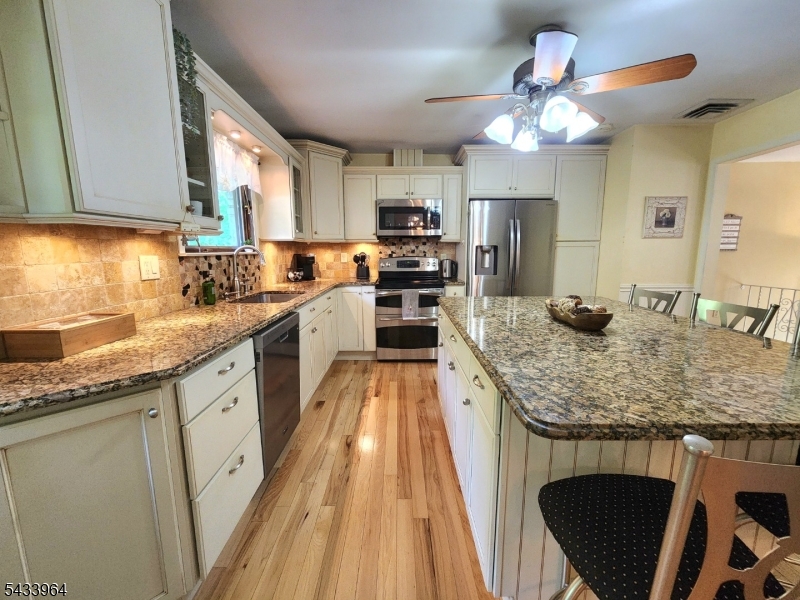 39 Douglas Dr