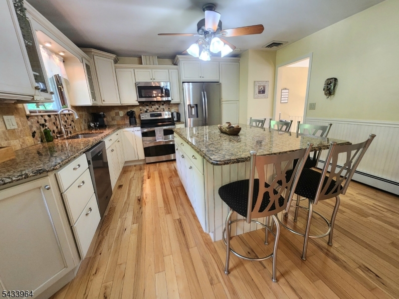 39 Douglas Dr