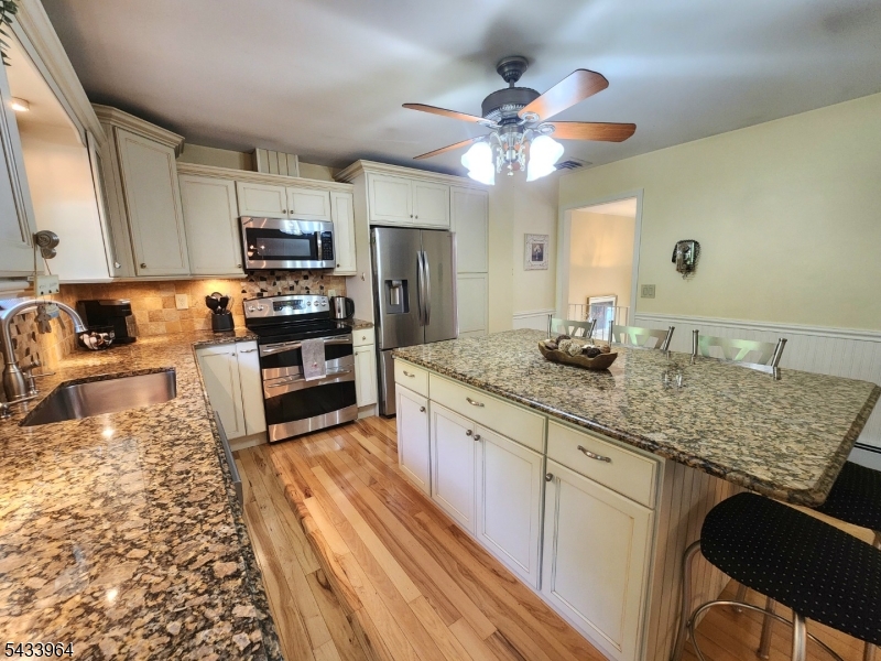 39 Douglas Dr