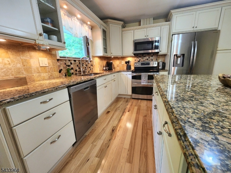 39 Douglas Dr
