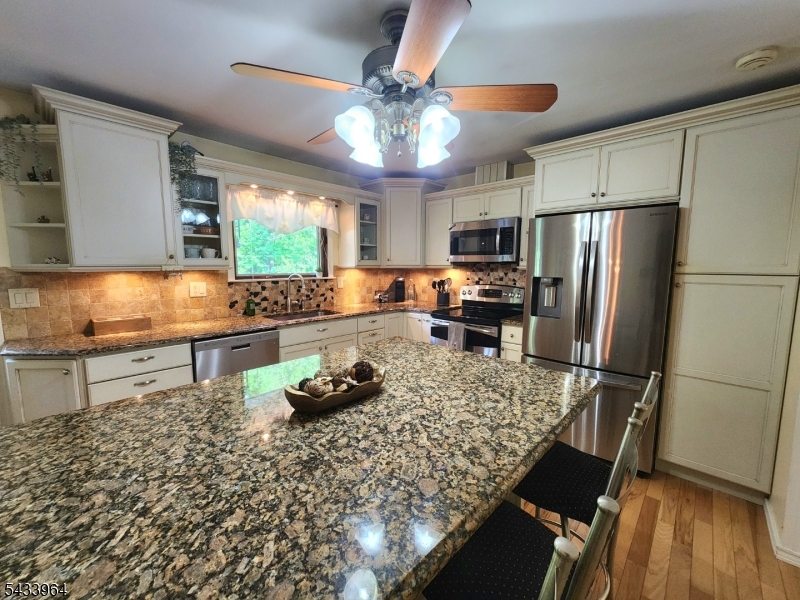 39 Douglas Dr