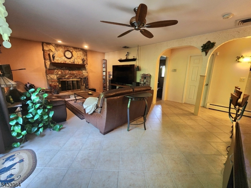 39 Douglas Dr