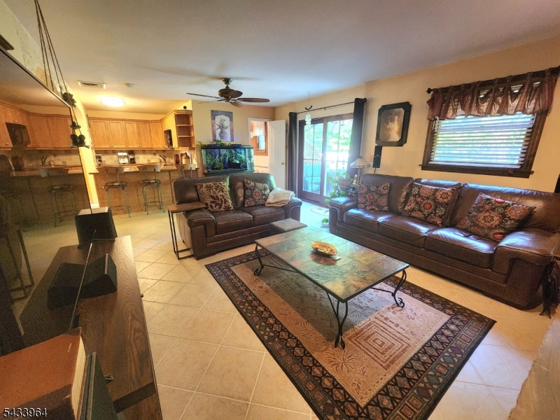 39 Douglas Dr