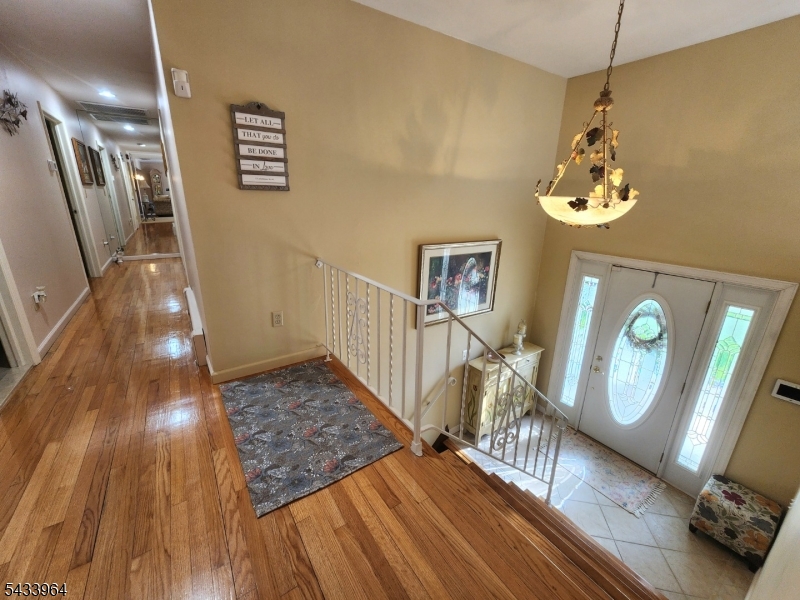 39 Douglas Dr