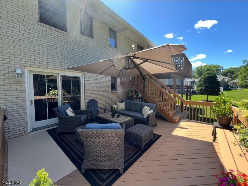 39 Douglas Dr