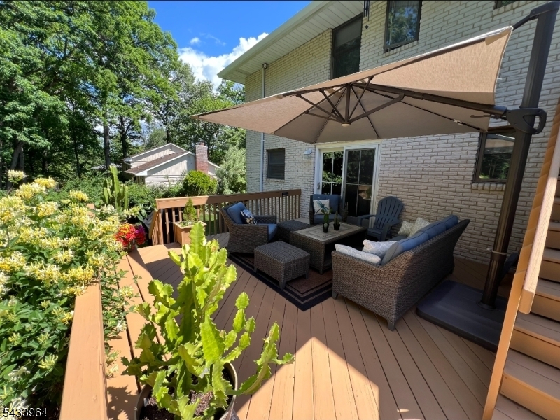 39 Douglas Dr
