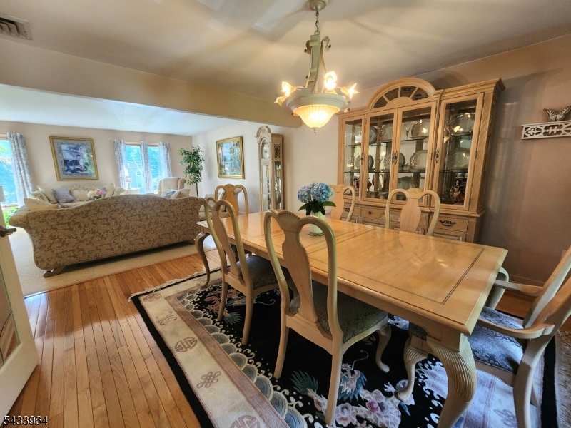 39 Douglas Dr