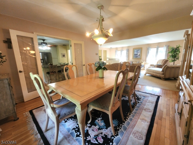 39 Douglas Dr