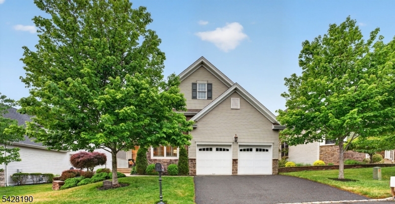 4 Mayflower Ct