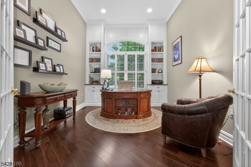 4 Mayflower Ct