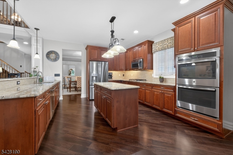 4 Mayflower Ct