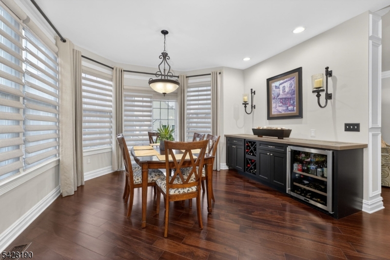 4 Mayflower Ct