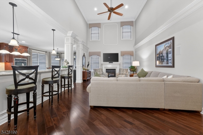 4 Mayflower Ct