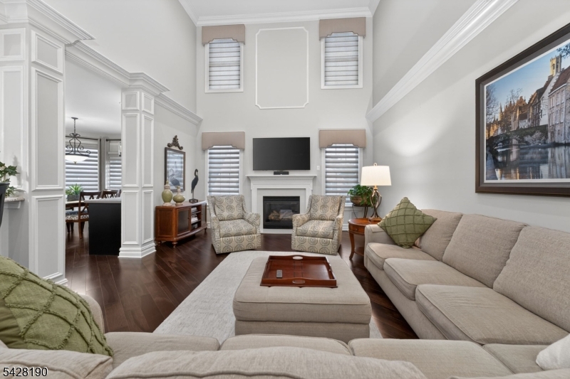 4 Mayflower Ct