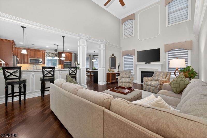 4 Mayflower Ct