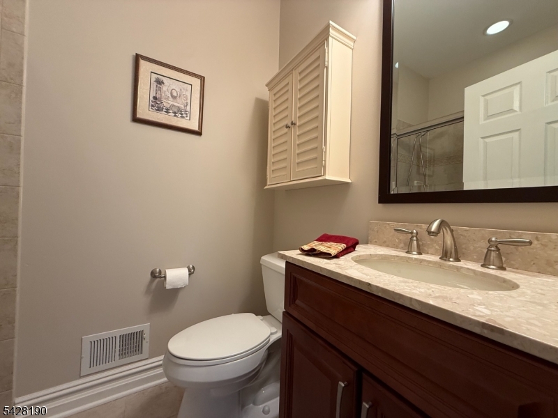 4 Mayflower Ct
