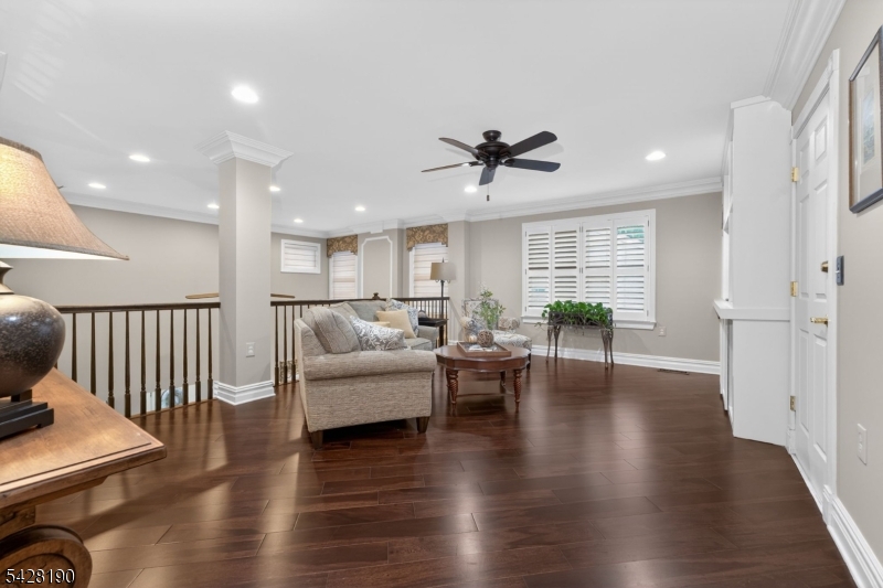 4 Mayflower Ct