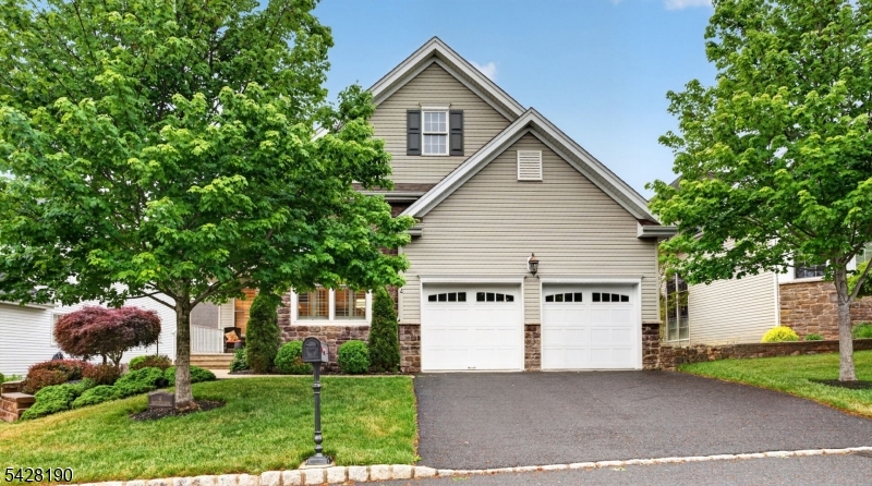 4 Mayflower Ct