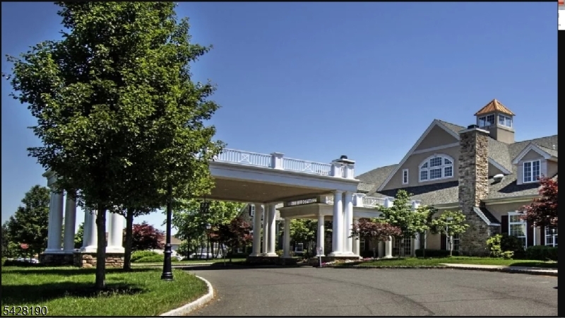 4 Mayflower Ct