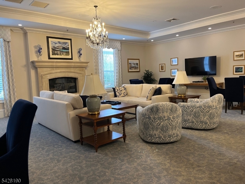 4 Mayflower Ct