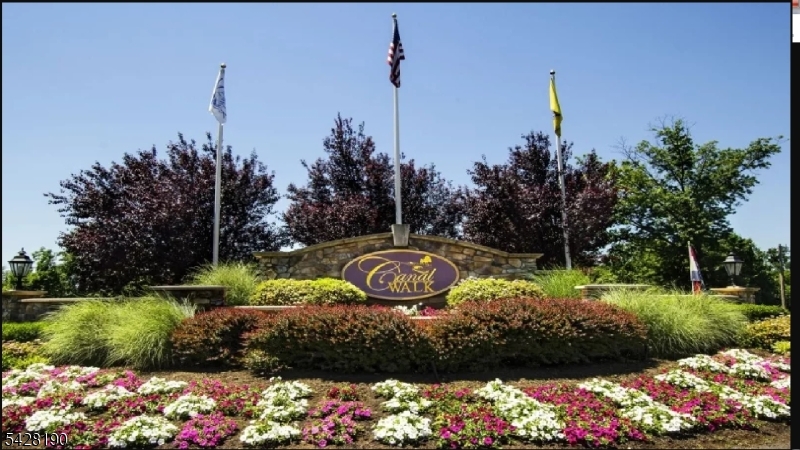 4 Mayflower Ct