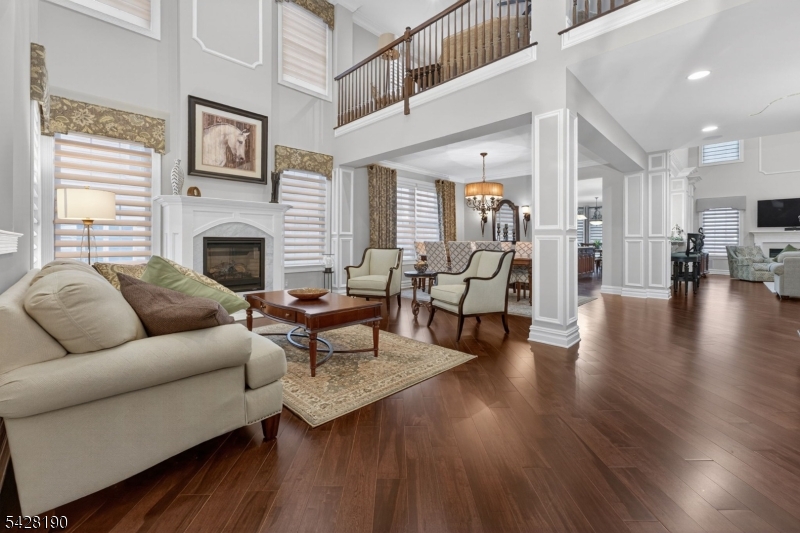 4 Mayflower Ct