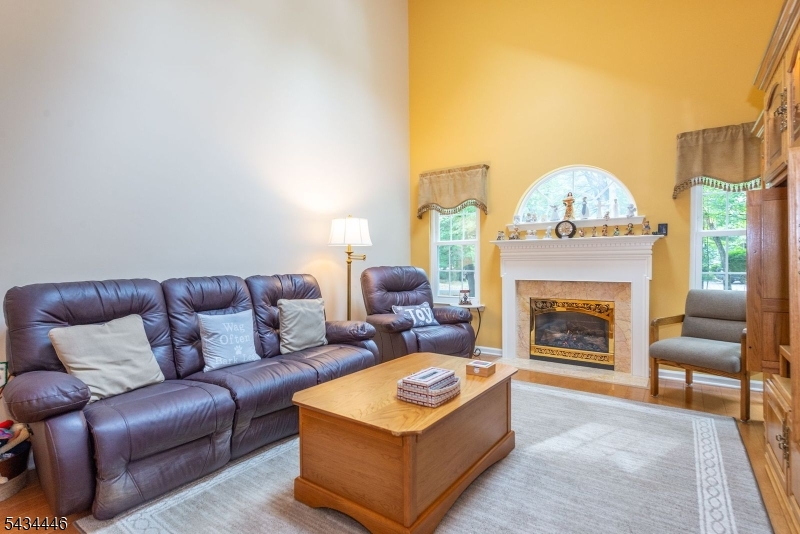 11 Burnham Dr