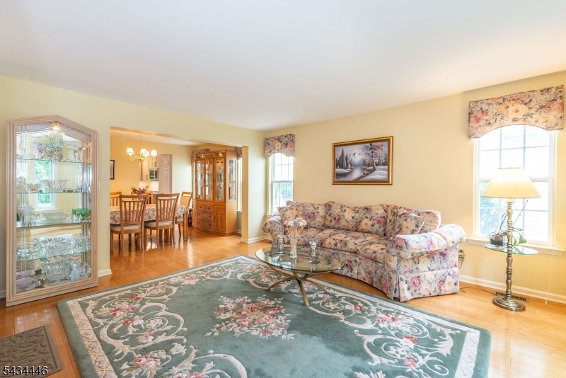 11 Burnham Dr