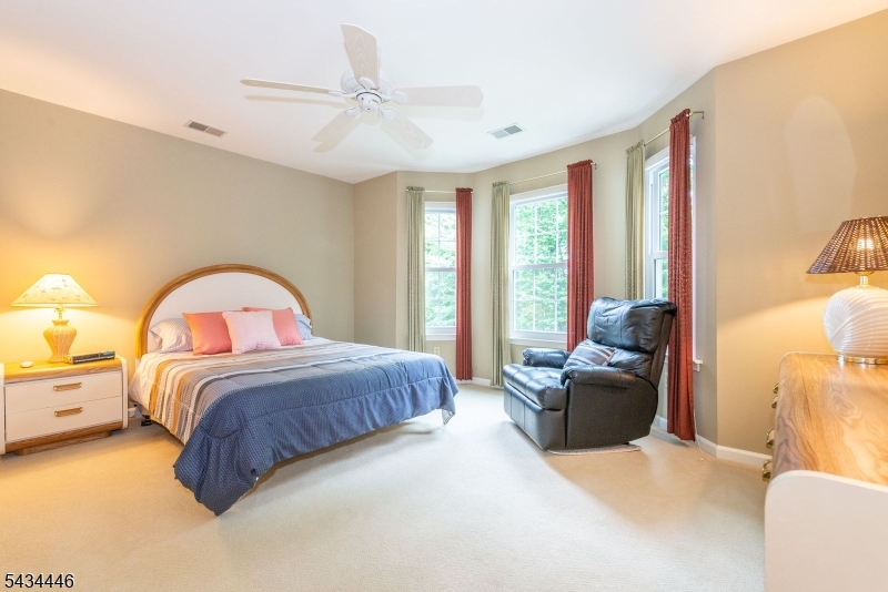 11 Burnham Dr