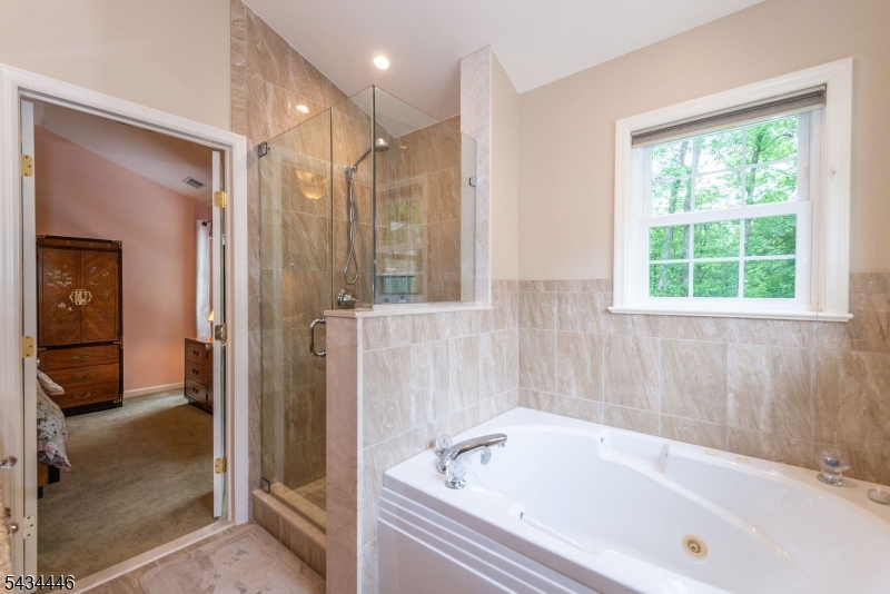 11 Burnham Dr