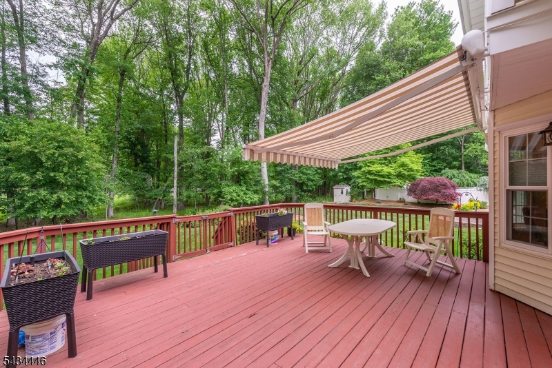 11 Burnham Dr