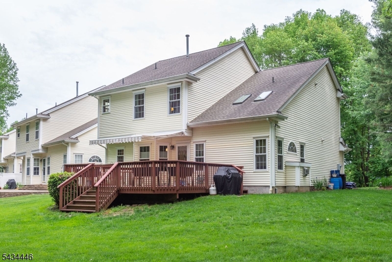 11 Burnham Dr