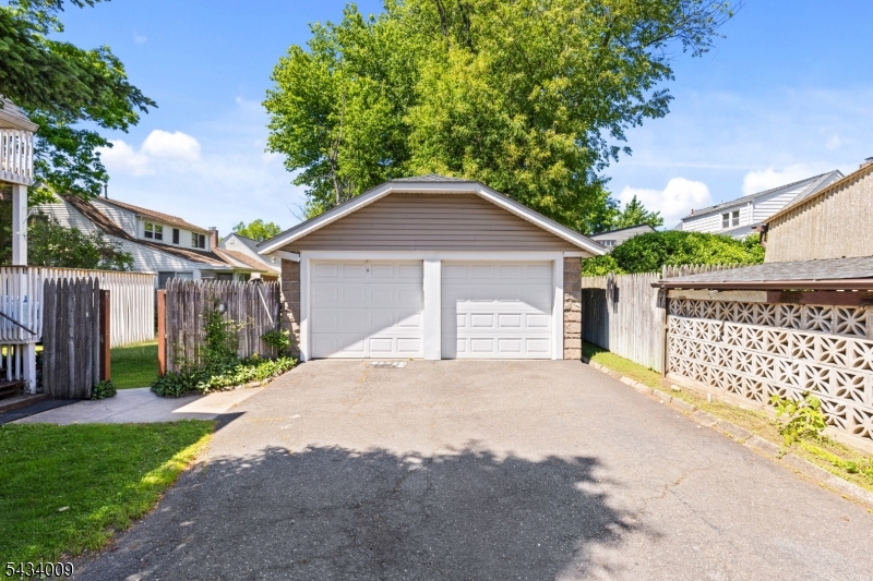 13 Willow St