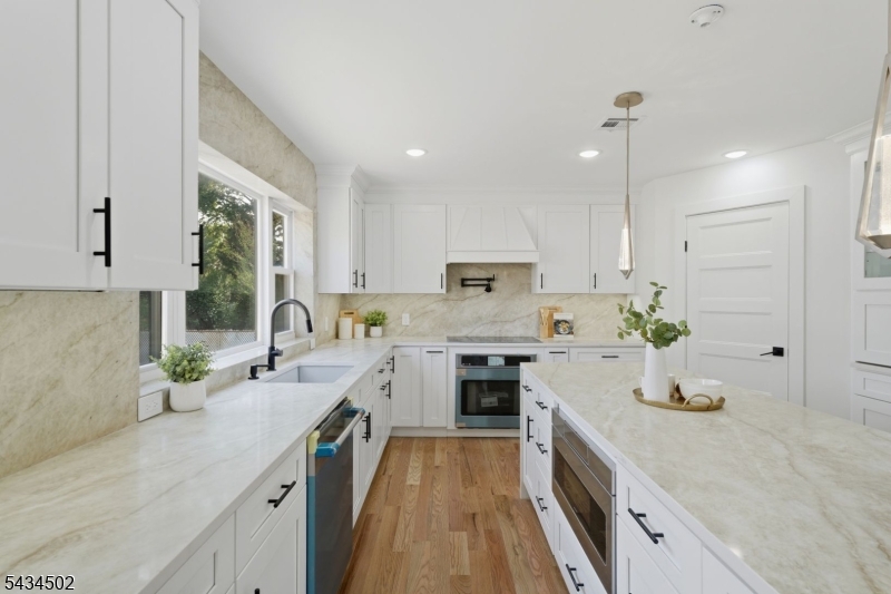 275 Longview Rd