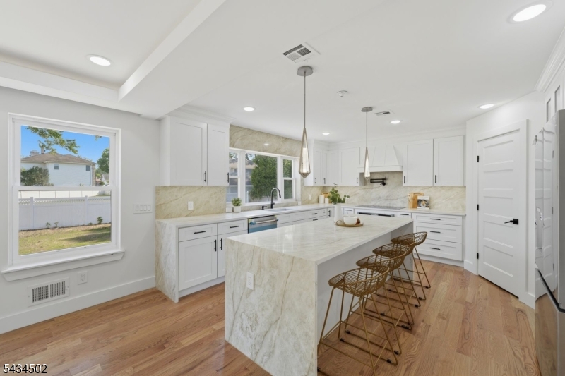 275 Longview Rd