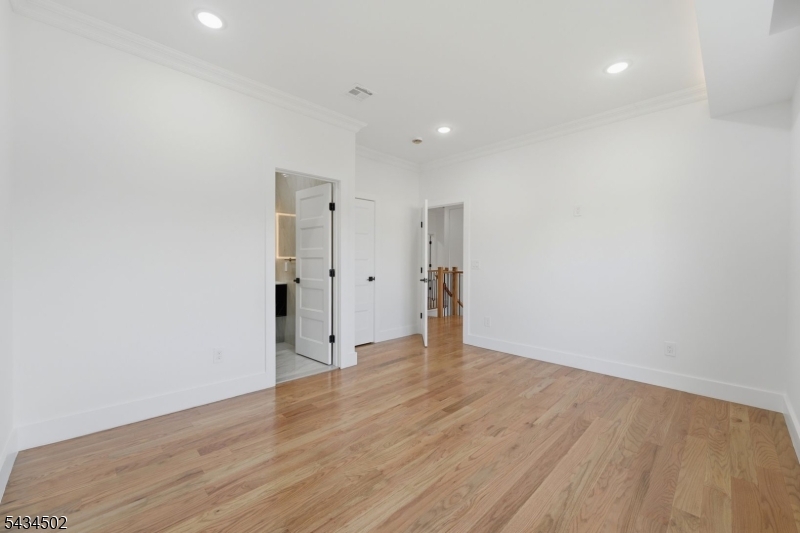 275 Longview Rd